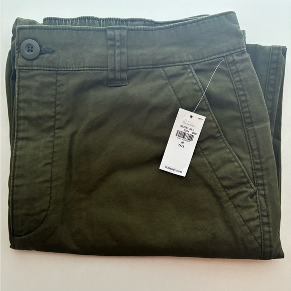 Old Navy High-Rise Chino Pants in Olive Green - Picture 4 of 10